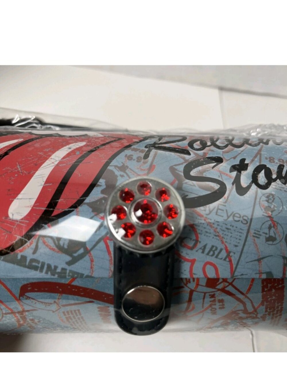 Rolling Stones Tongue Logo Cylinder Purse NWT Metal Handbag Rock Band Bag - Picture 2 of 12